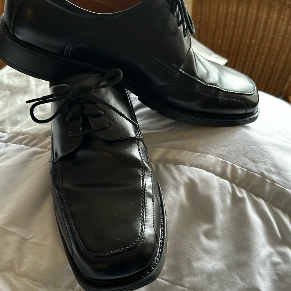 UV Signature Men's lace up SZ 12  Shoes